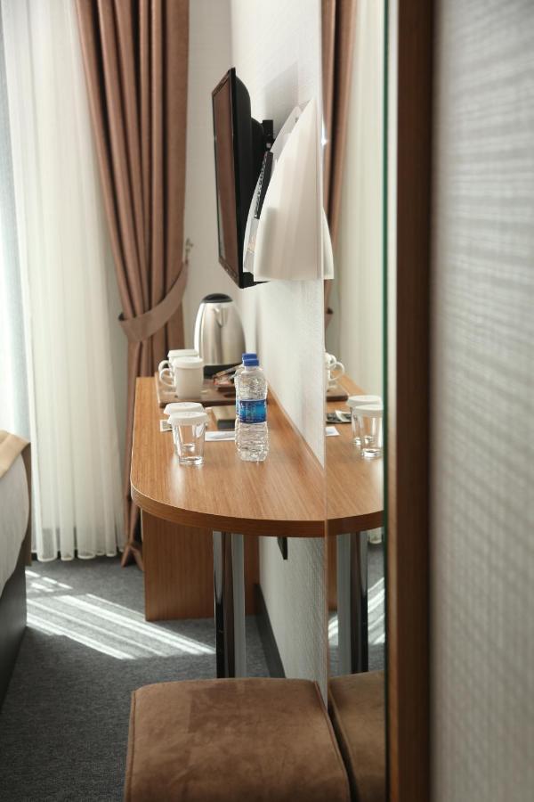 Otel Grand Lark อิสตันบูล ภายนอก รูปภาพ