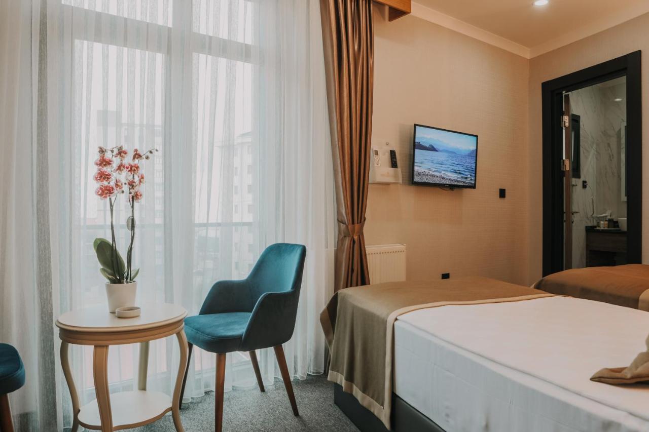 Otel Grand Lark อิสตันบูล ภายนอก รูปภาพ