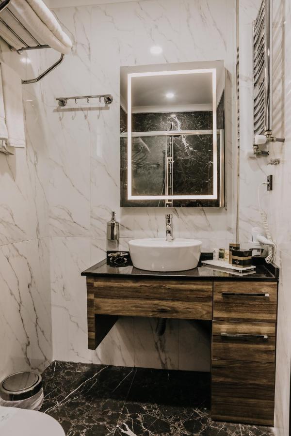 Otel Grand Lark อิสตันบูล ภายนอก รูปภาพ
